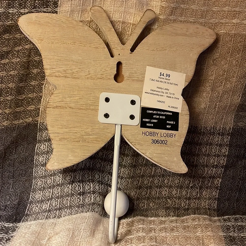 Drama queen Sign & 2 butterflies with hook hangers-new with tags